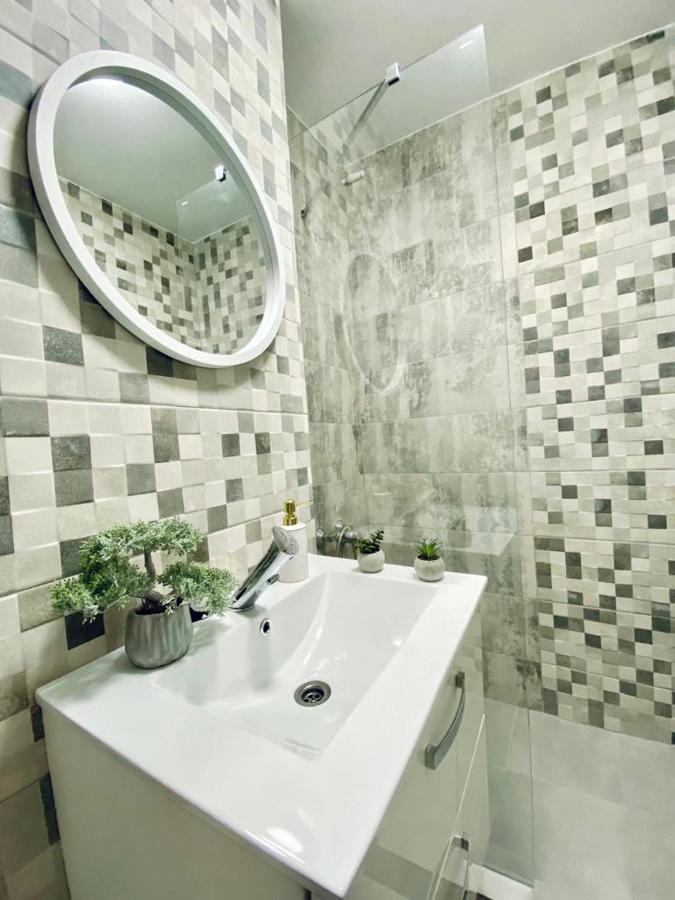 Central Palace Suites Iasi Eksteriør billede